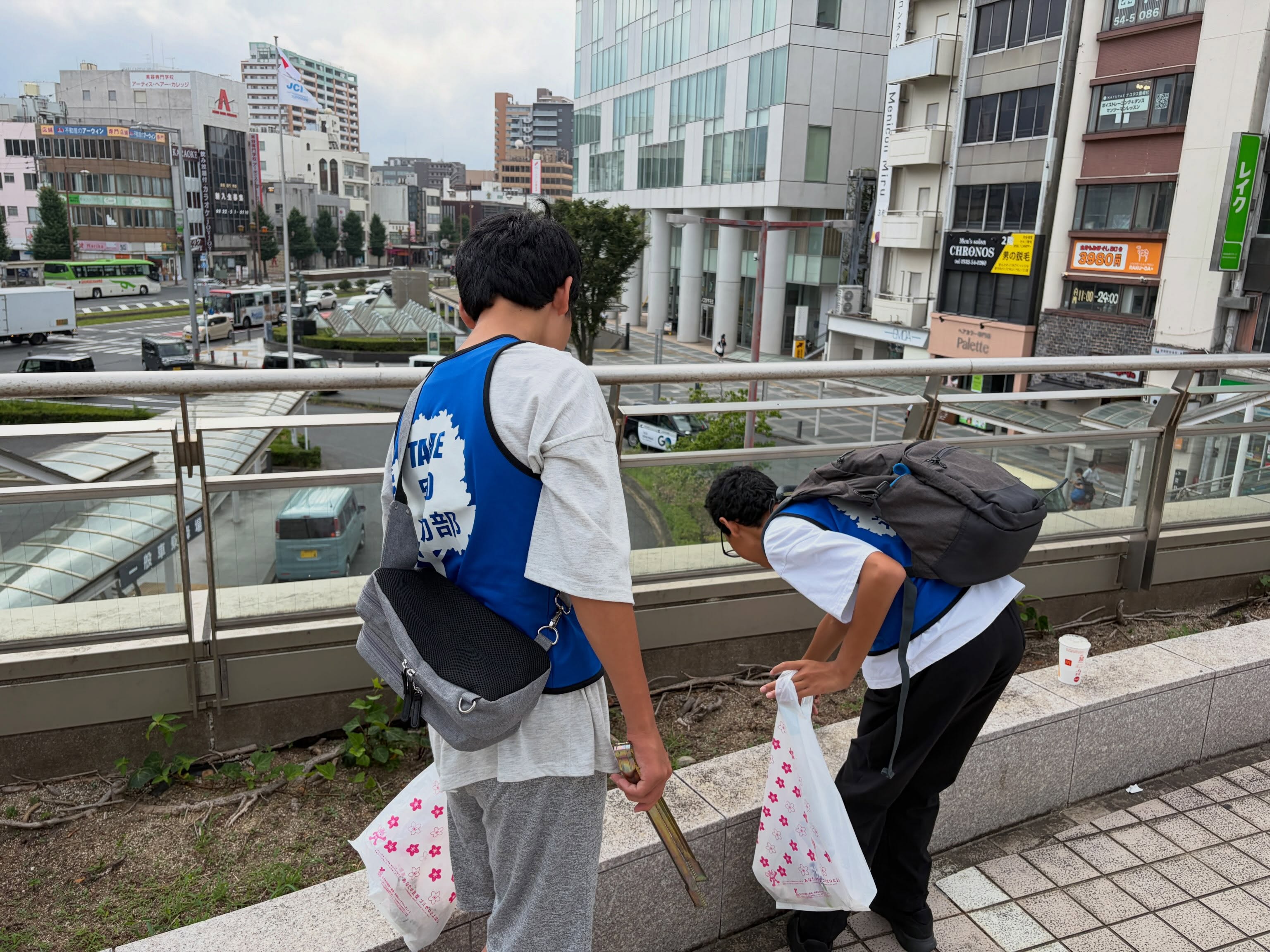 世界中の仲間との笑顔の交流